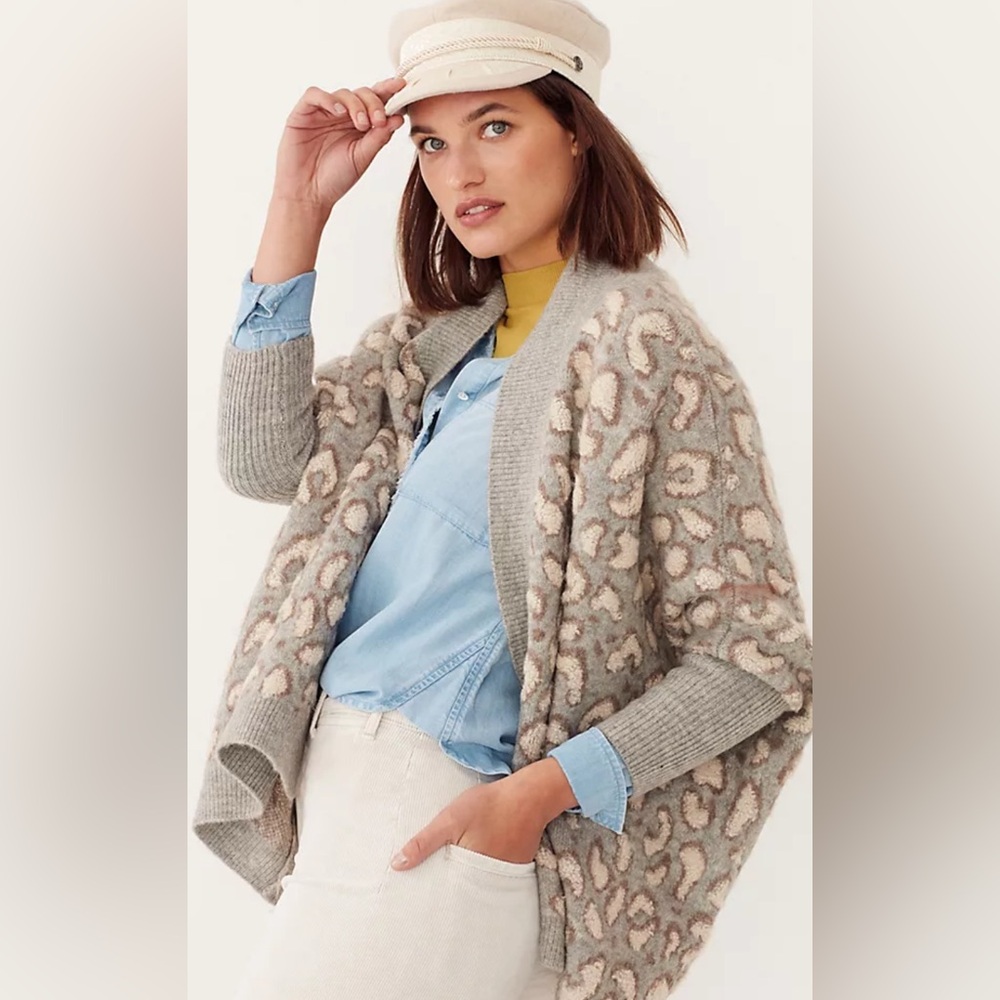 Akemi+Kim Hadley Knit Kimono Gray Leopard Print Cardigan One Size